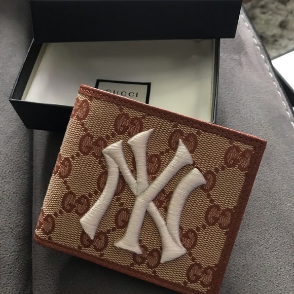 Gucci Man Wallet - Picture 1 of 6